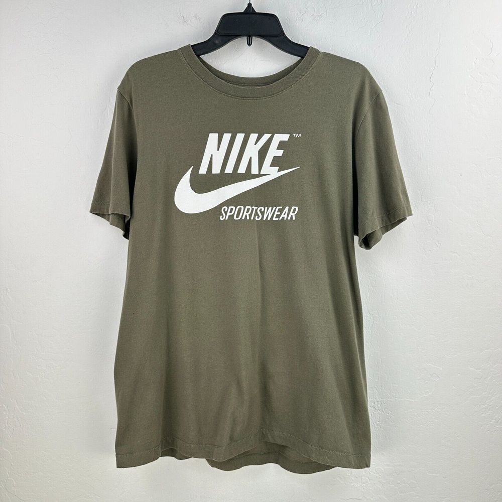 The Nike Tee Mens Medium Green White Crew Neck Short Sleeve Sportswear‎ Tshirt